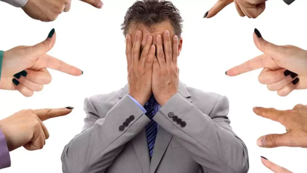 周りからの視線