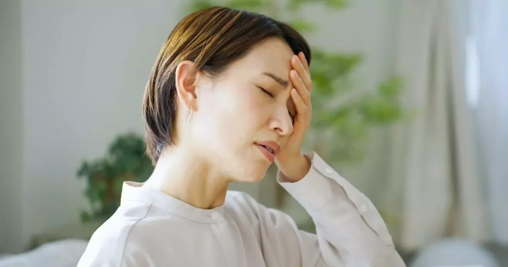 体調が悪い女子