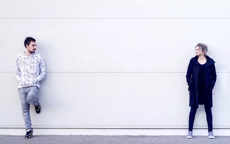 絶望的な距離感