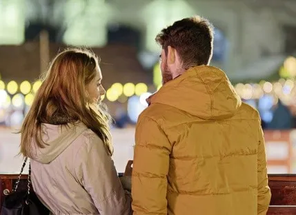 距離を縮める2人