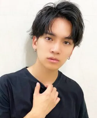 アップバングのサイドパート