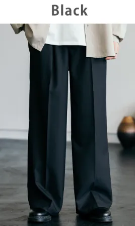 ブラックのスラックス