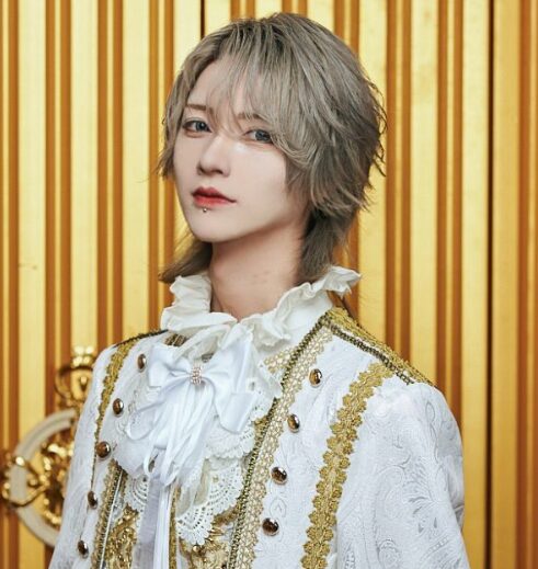 髪型はミディアムからロング③