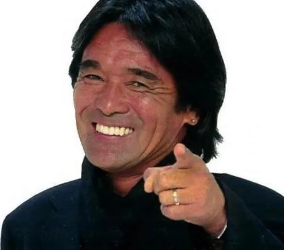 日焼けした黒い肌