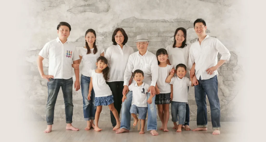 大勢の家族の写真