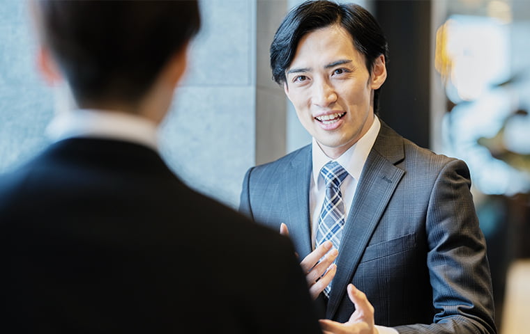 最後に必ずオファーをかける営業マン