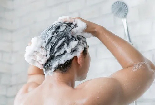 9.顔と身体を洗う