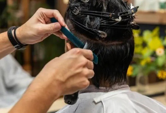 8.髪型を整える