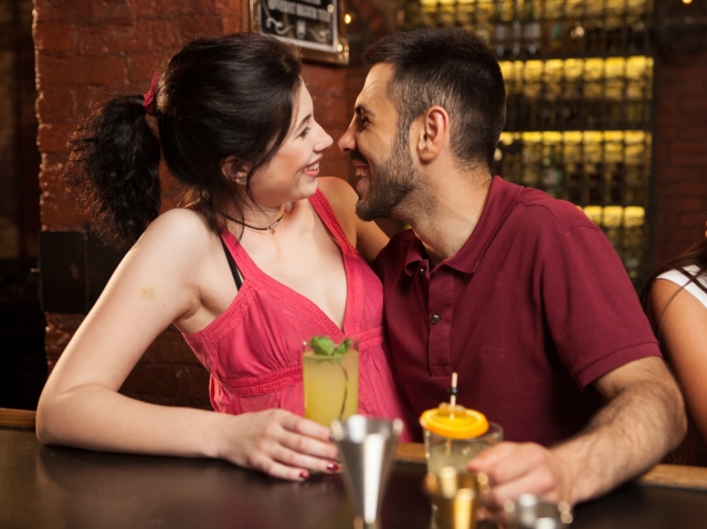 距離を近づけてくる