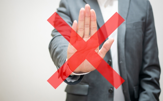 恋愛に自信がない男性がやってしまうNG行動