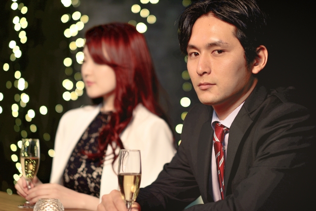 なぜ女性は言葉ではなく「抱かれてもいい」とサインで伝えるのか？