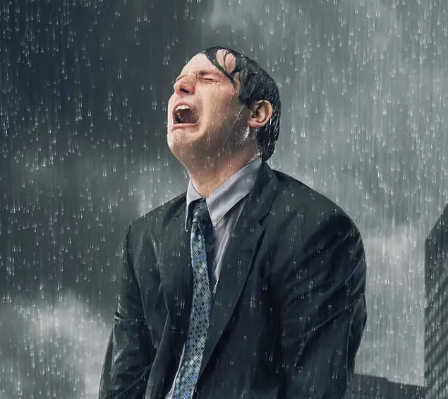 泣きじゃくる男