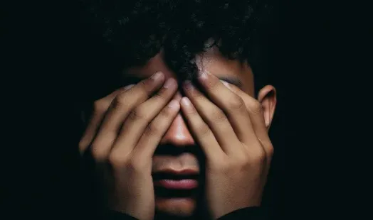 ①過去の体験が沈黙を恐怖に変えてるから